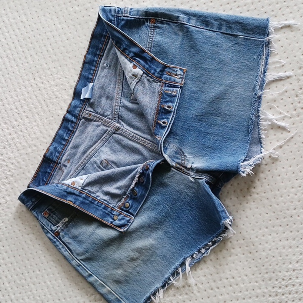 Original 501 Levi's cut off frayed raw hem high-waisted beautiful Jean Shorts - Picture 10 of 14